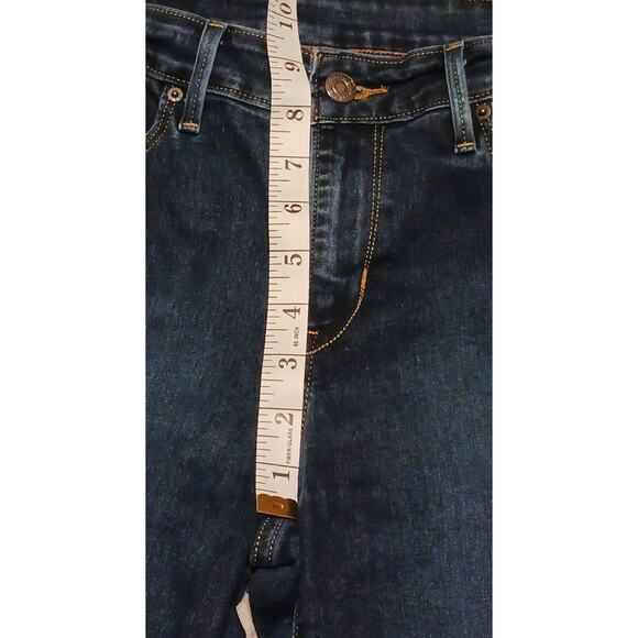 Levi's Strauss Womens Dark Wash Low-Rise Stretch Denim Cuffed Bermuda  28Wx9L - Picture 4 of 9
